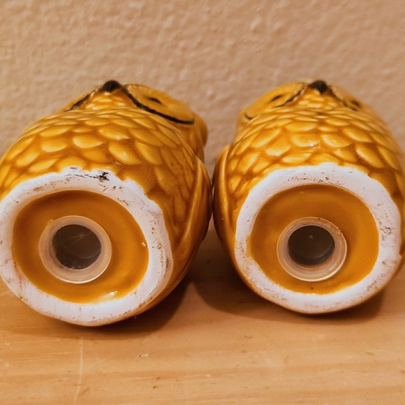 Vintage Owl Salt & Pepper Shakers - Picture 8 of 10